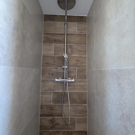 Independent With Kitchen And Bathroom Strasburg
